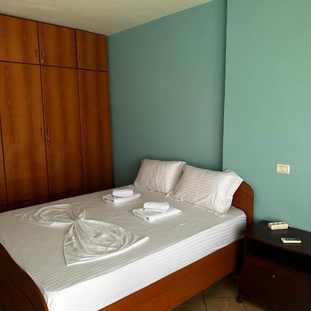 Boni Apartments Himare Esterno foto
