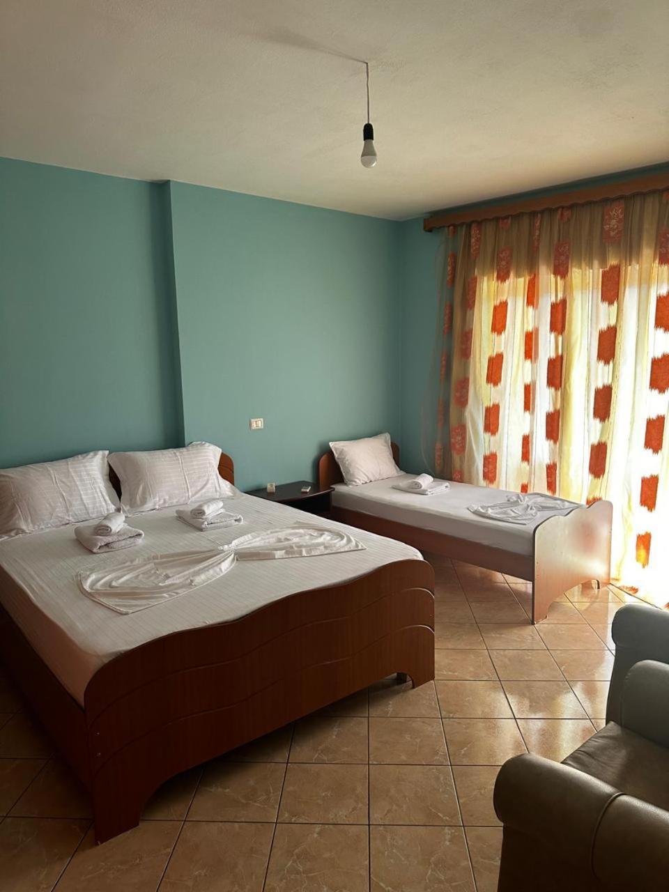 Boni Apartments Himare Esterno foto